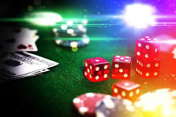 Layar permainan slot dan dealer langsung di platform sctv togel